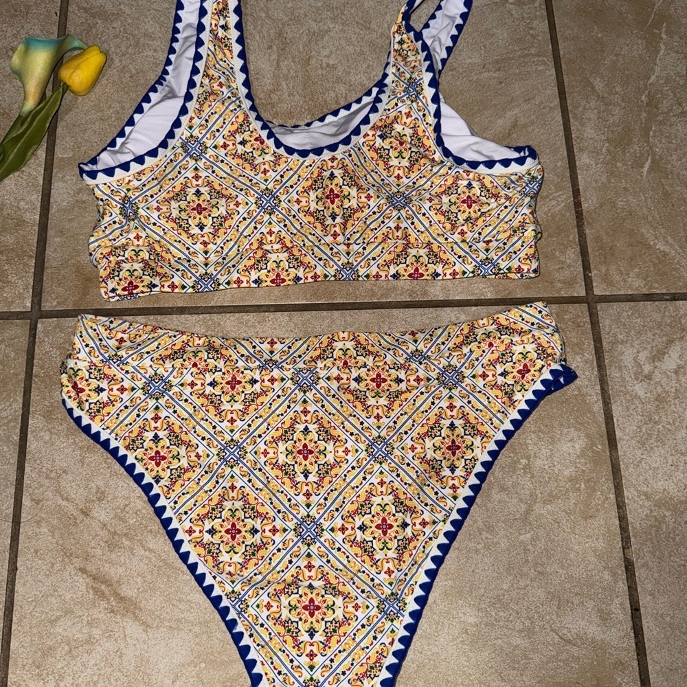 Colorful Geometric Bikini Set - Picture 3 of 3